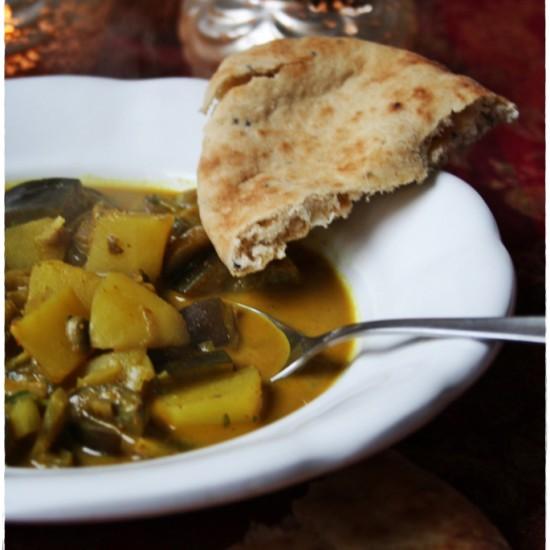 Rezeptbild: Currytopf mit Aubergine, Pilzen und Kartoffel