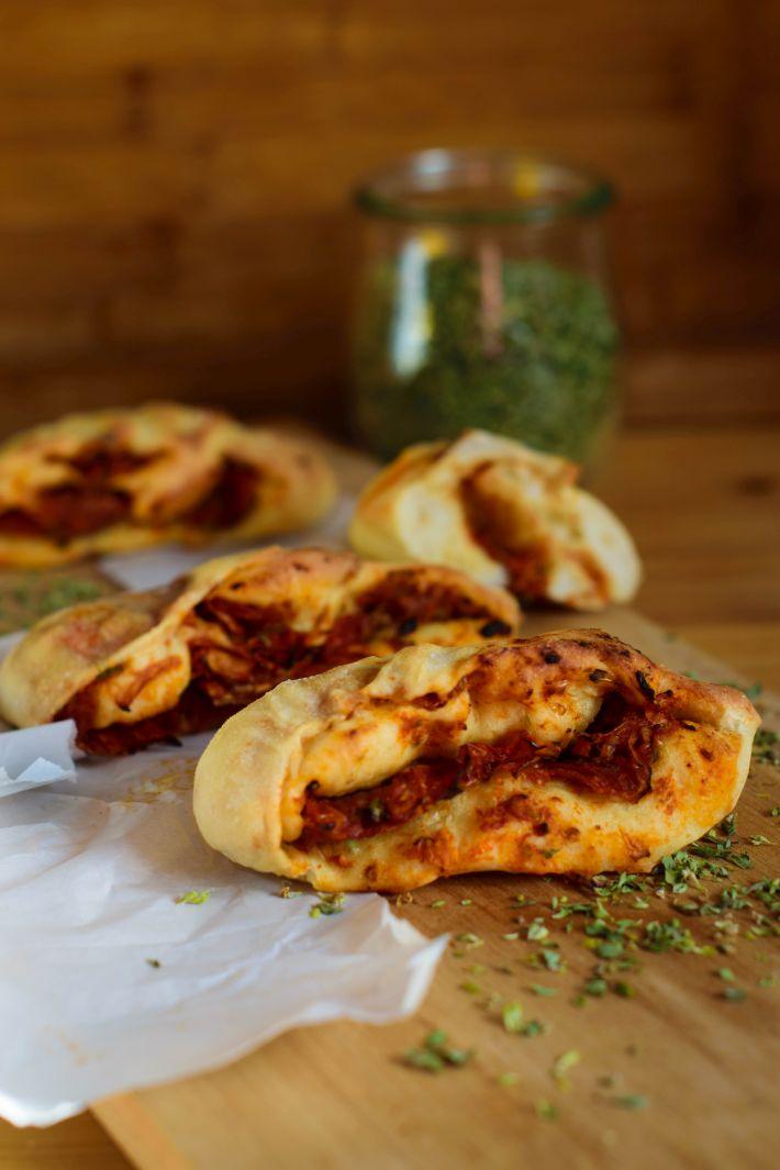 Rezeptbild: Kleine Pizzataschen