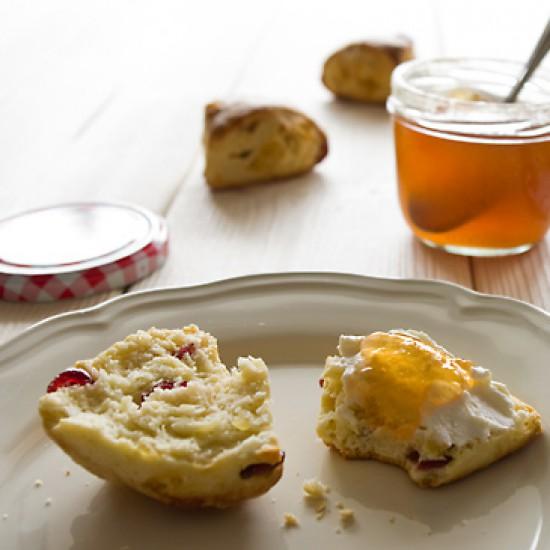 Rezeptbild: Cranberry-Ingwer-Scones