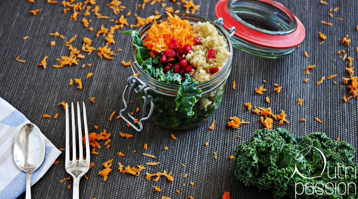 Rezeptbild: Grünkohlsalat mit Quinoa