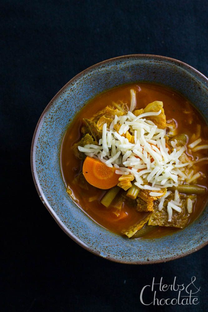 Rezeptbild: Wirsing-Tomatensuppe aka Pizzasuppe