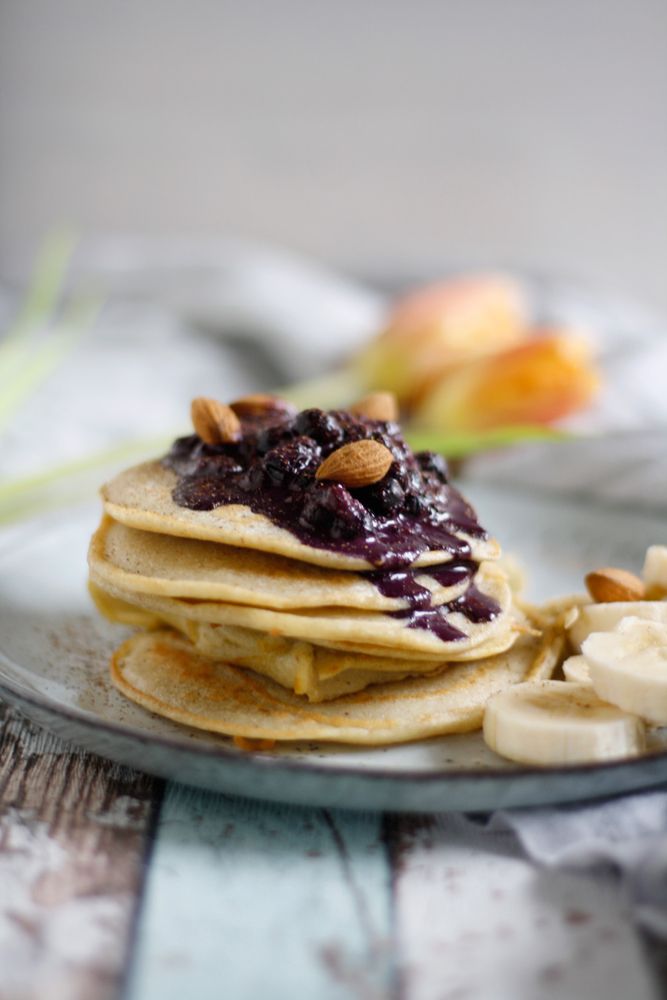Rezeptbild: Glutenfreie Buchweizen-Pancakes mit Beeren