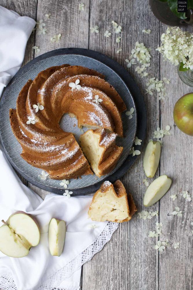 Rezeptbild: Apfel-Quark-Guglhupf