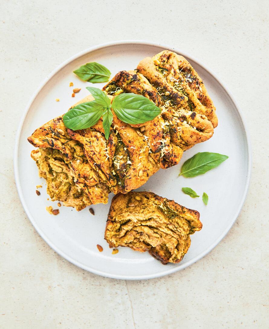 Rezeptbild: Grünes Pesto-Zupfbrot