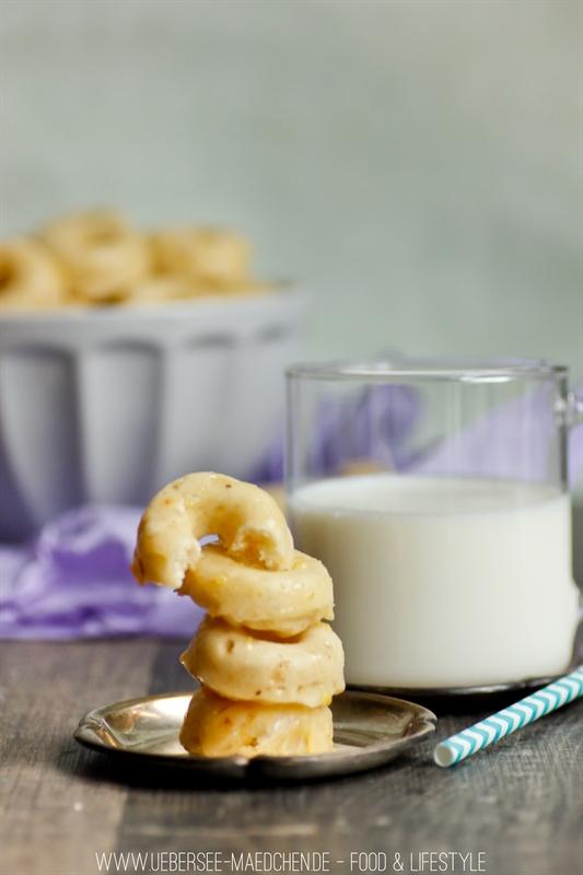 Rezeptbild: Mini-Donuts mit saurer Sahne aus dem Ofen