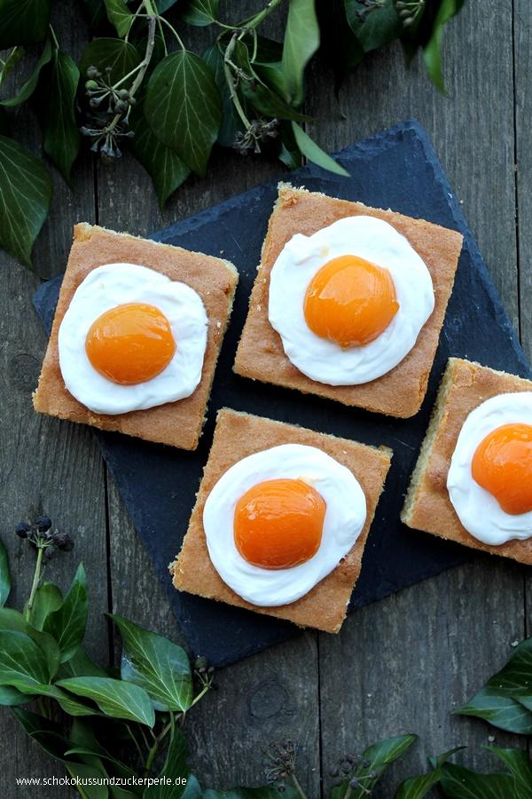 Rezeptbild: Spiegeleikuchen mit Aprikosen
