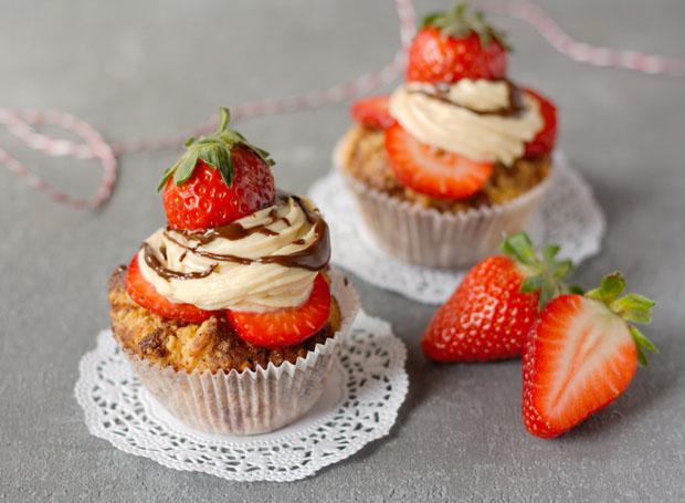 Rezeptbild: Erdnussbutter-Schokoladen-Cupcakes mit Erdbeeren