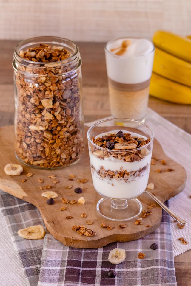 Rezeptbild: Gesundes Knuspermüsli mit Schoko und Banane (ohne Zucker)