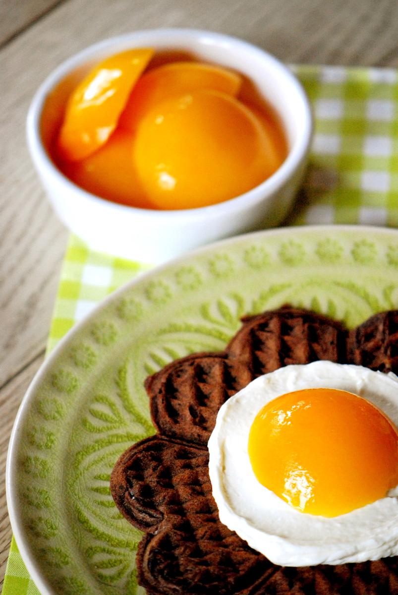 Rezeptbild: Schoko-Waffeln mit süßem Spiegelei