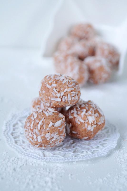 Rezeptbild: Rum Kokos Kugeln 