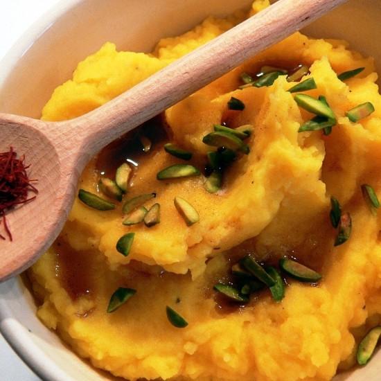 Rezeptbild: Safran-Kartoffelpüree mit Pistazien