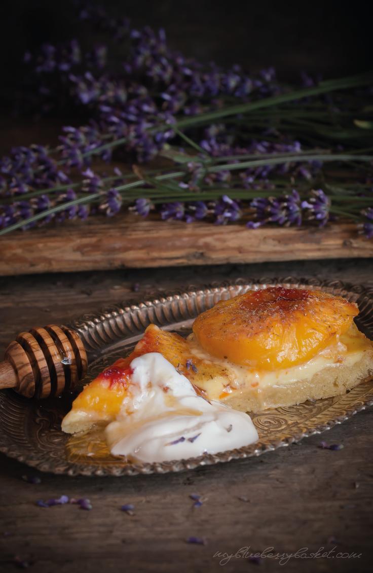 Rezeptbild: Pfirsichtarte mit Lavendel
