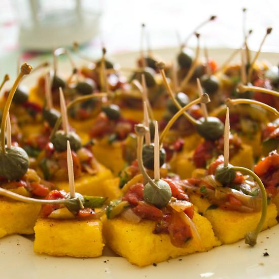 Rezeptbild: Polentaschnitten mit Gemüse