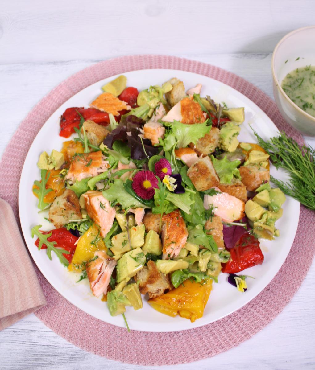 Rezeptbild: Lachs-Avocado-Salat