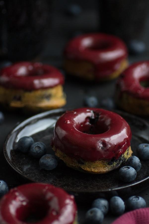 Rezeptbild: Ofen gebackene Blaubeer-Donuts