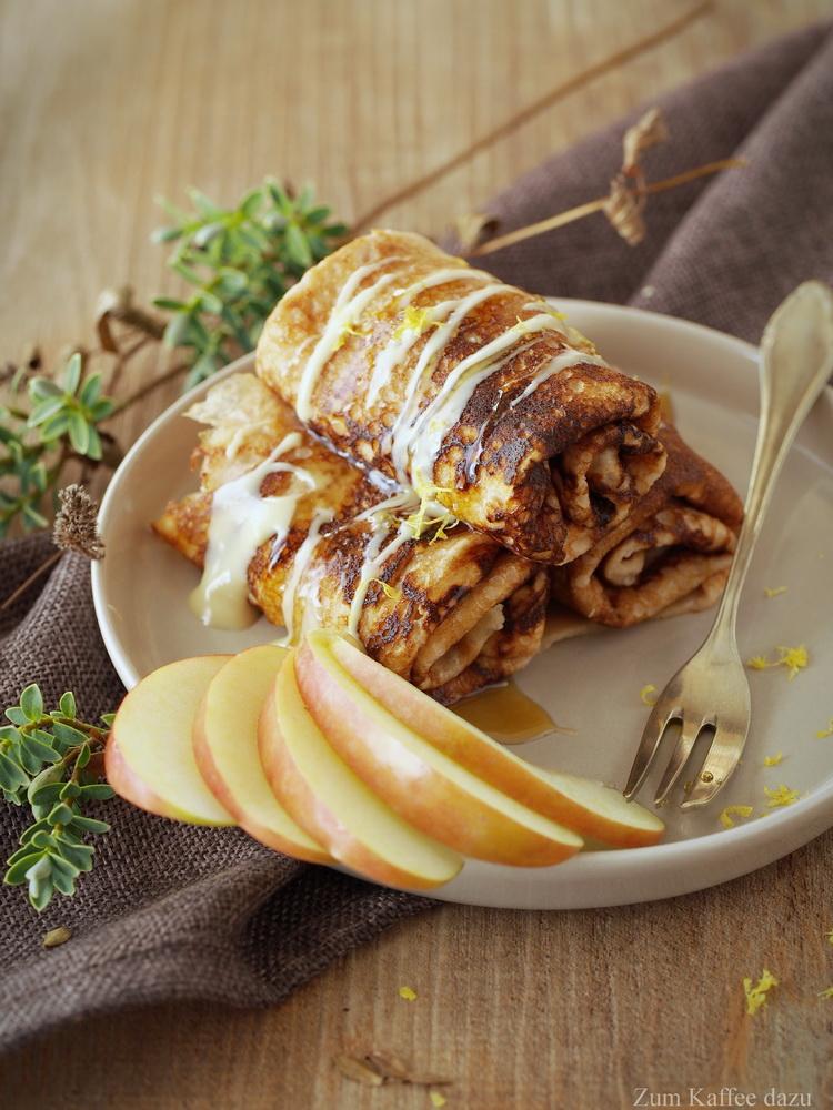 Rezeptbild: Kastanien-Crêpes mit Honig-Ricotta und Apfel