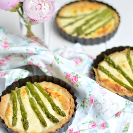 Rezeptbild: Spargeltarte mit Ricotta und Zitrone