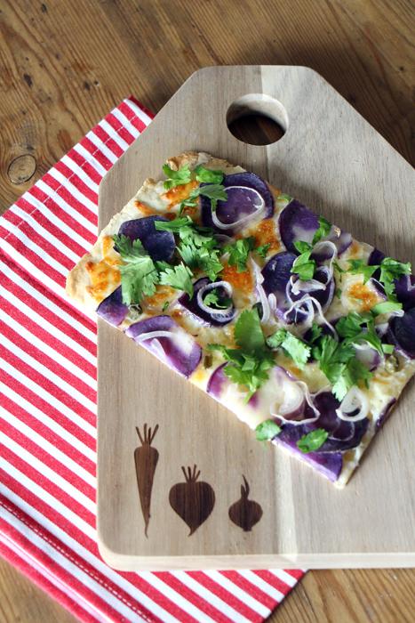 Rezeptbild: Flammkuchen mit Vitelotten