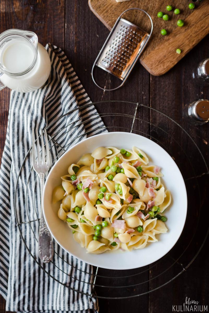 Rezeptbild: Pasta alla Panna - Nudeln mit Schinken-Sahne-Sauce und Erbsen
