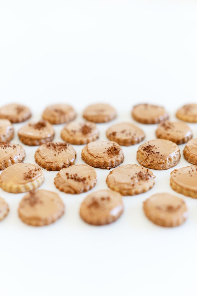 Rezeptbild: Kaffeeplätzchen mit Ahornsirup und karamellisierter weißer Schokolade