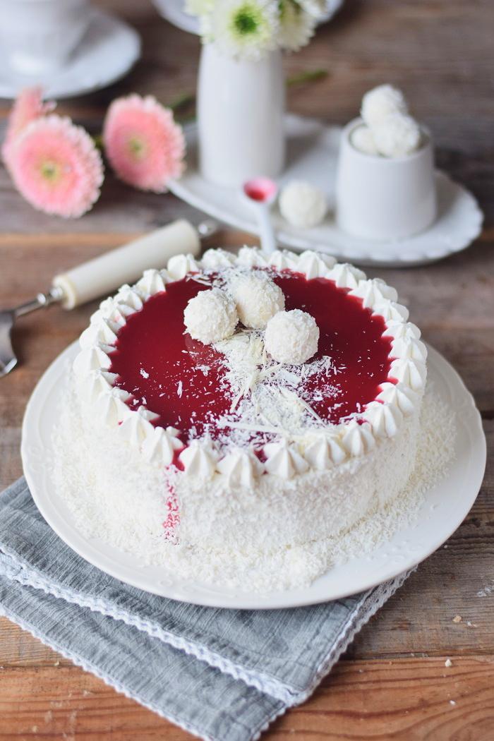 Rezeptbild: Kokos-Mousse-Torte