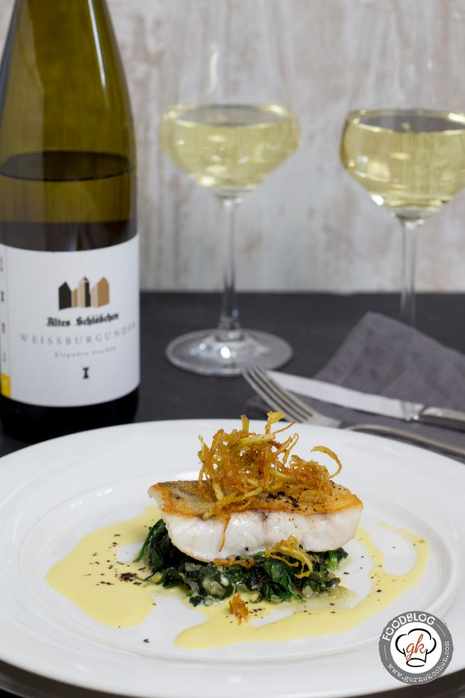 Rezeptbild: Zander, Spinat und Weißwein-Hollandaise mit Cumeo Pfeffer