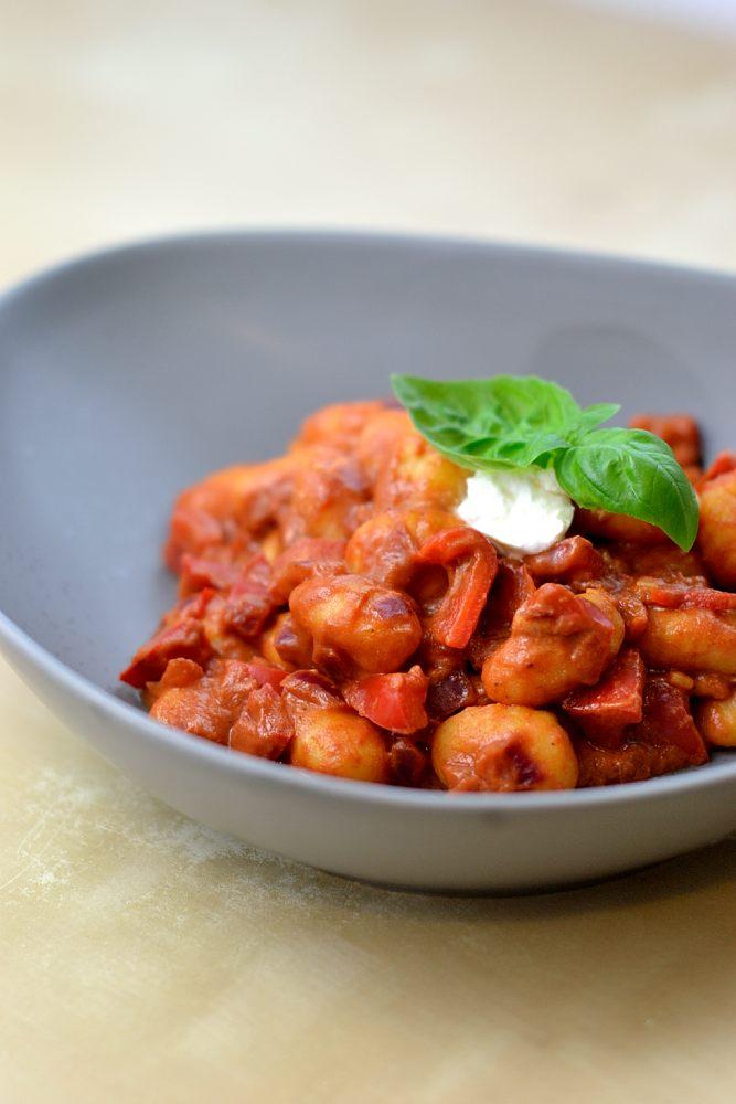 Rezeptbild: Gnocchi mit cremiger Paprika-Tomatensoße