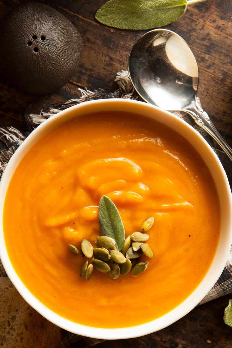Rezeptbild: Butternuss Kürbis Suppe mit Birne und Vanille