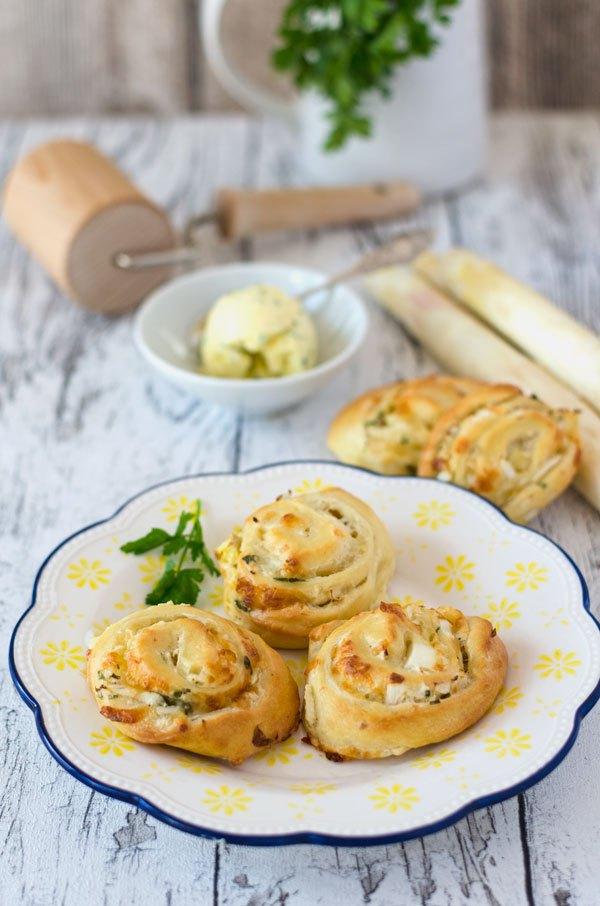 Rezeptbild: Spargelschnecken mit Zitronenbutter 