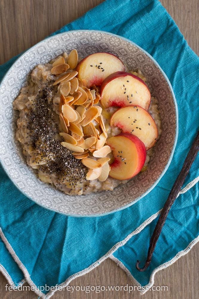 Rezeptbild: Veganes Pfirsich-Mandel-Porridge