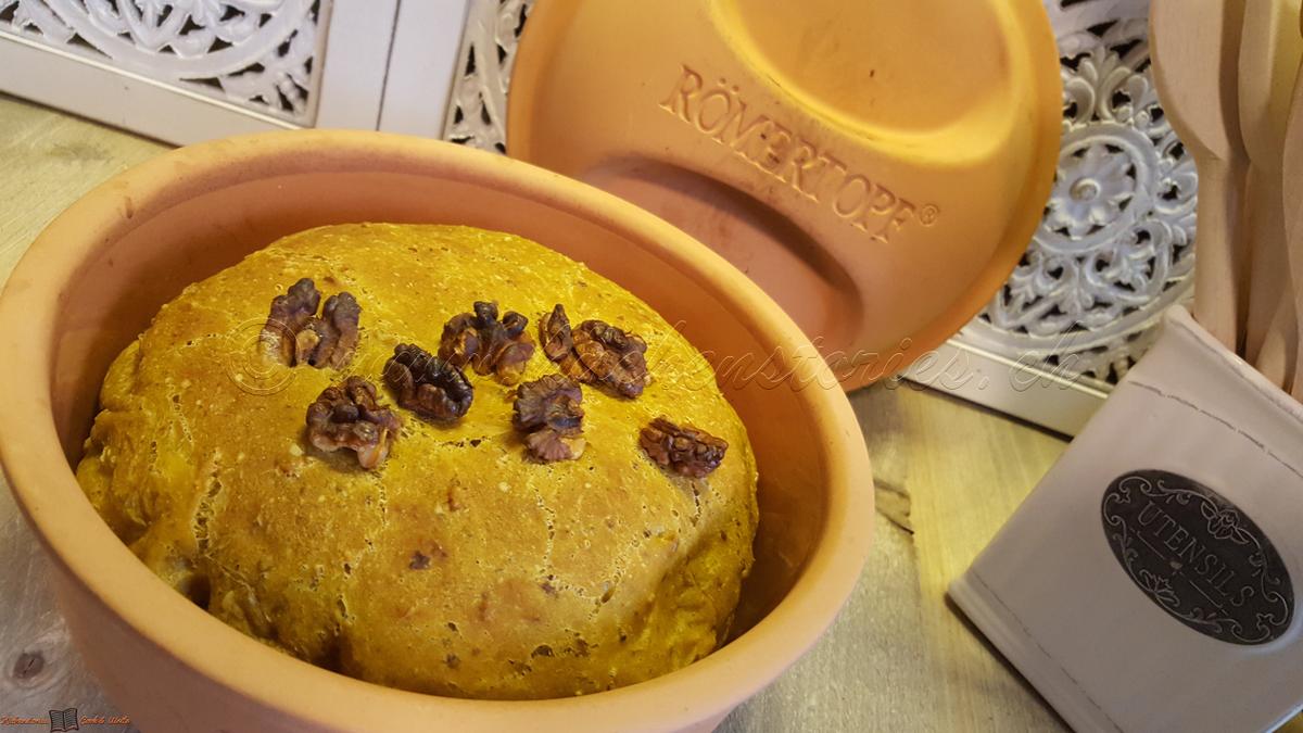 Rezeptbild: Safran-Nussbrot