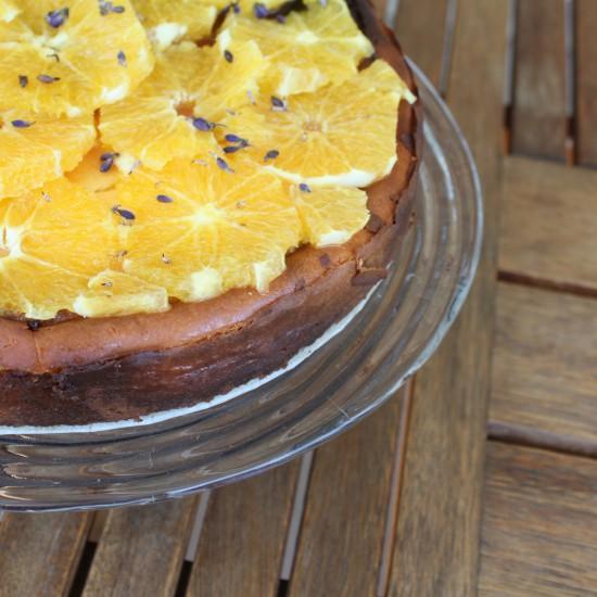 Rezeptbild: Lemon Curd-Ricotta Kuchen mit Orangen und Lavendel