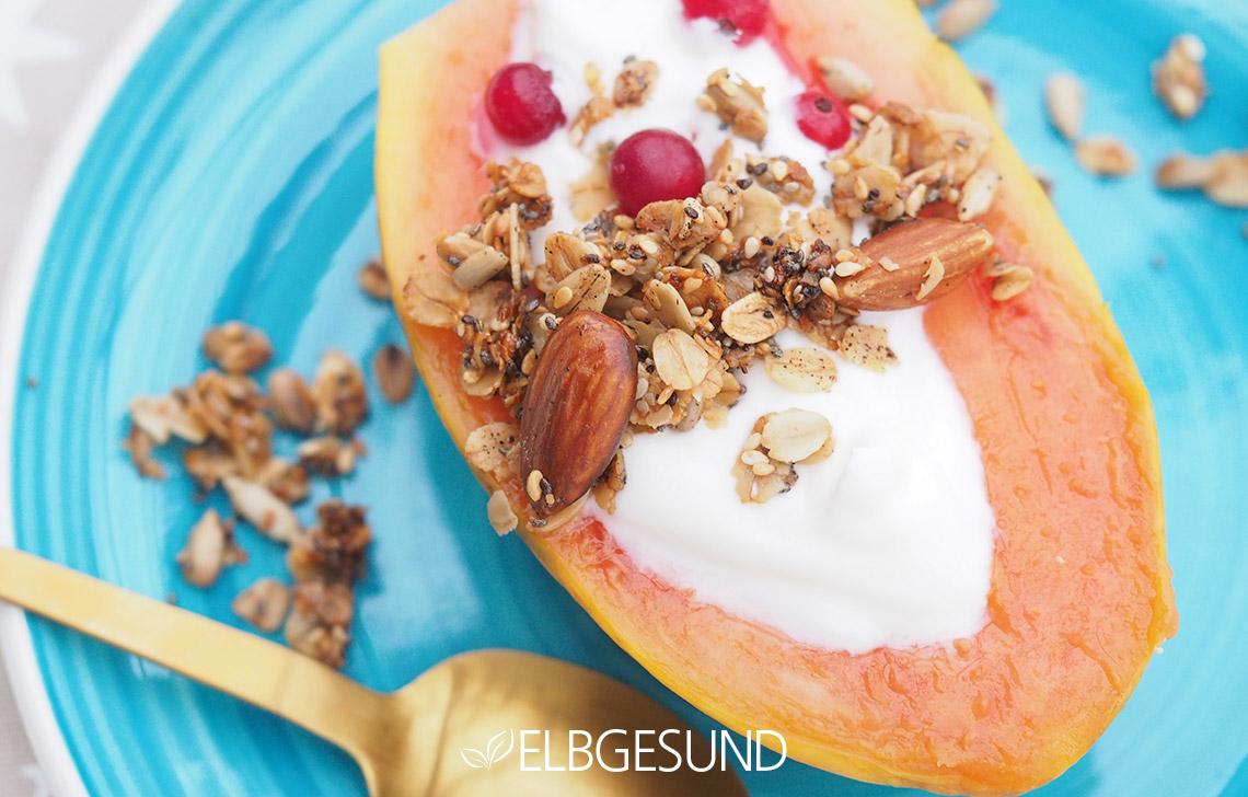 Rezeptbild: Frühstücksglück mit gefüllten Papaya Booten