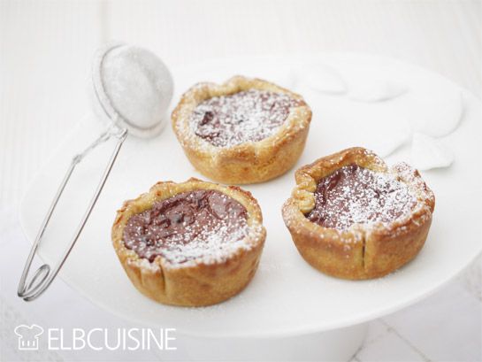 Rezeptbild: Pastéis de nata negro oder einfach Schokopudding-Törtchen