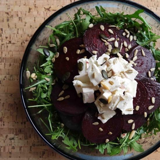 Rezeptbild: Rucolasalat mit Rote Bete und griechischem Feta