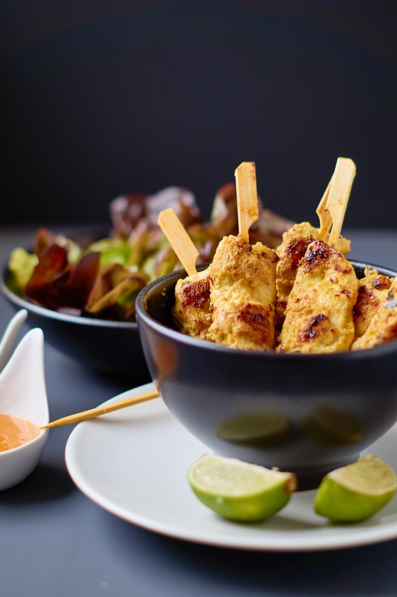 Rezeptbild: Saté Spieße mit Erdnuss Curry Sauce