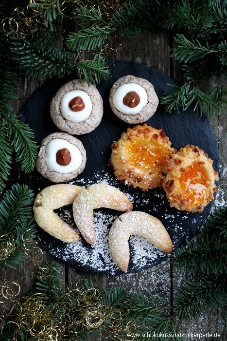 Rezeptbild: Haselnussbällchen, Vanillekipferl & Aprikosen-Mandel-Kekse