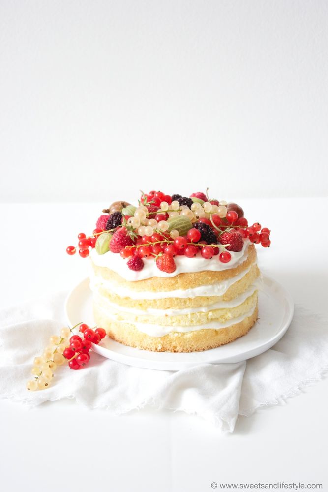 Rezeptbild: Naked Cake mit Beeren