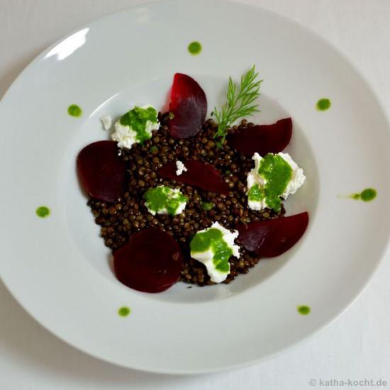 Rezeptbild: Puy-Linsensalat mit roter Bete und Ziegenkäse