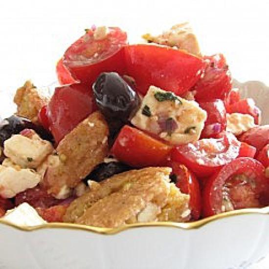 Rezeptbild: Fetasalat mit Anisbrot