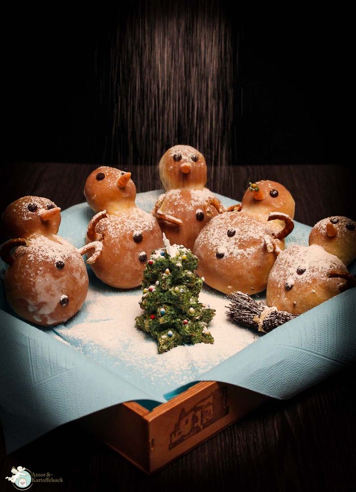 Rezeptbild: Süße Schneemänner mit Überraschungsbauch 