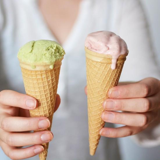Rezeptbild: Erdbeer- und Matcha-Eiscreme