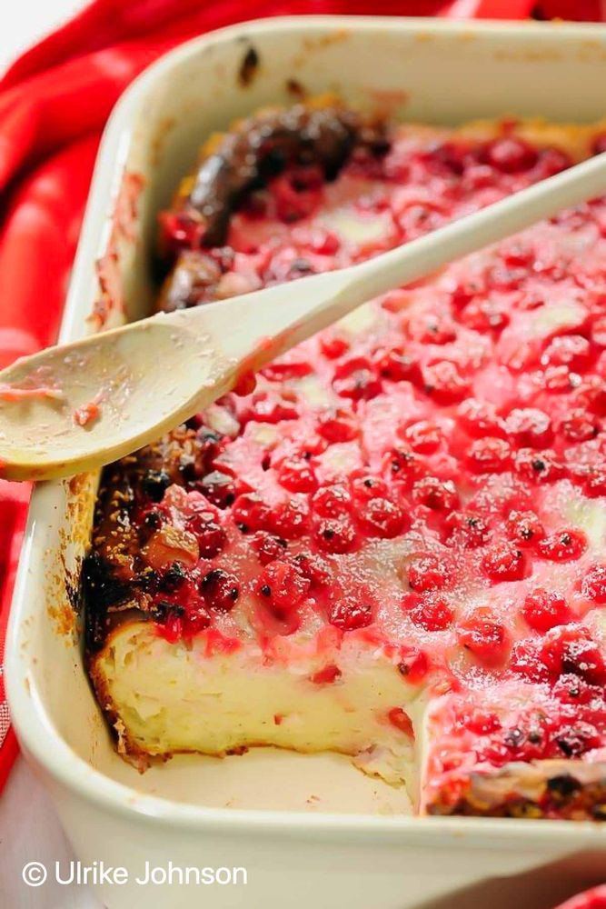 Rezeptbild: Low Carb Quark Auflauf mit Johannisbeeren
