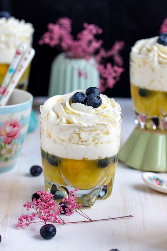 Rezeptbild: Tropisches Fruchtgelee mit Mascarponecreme 