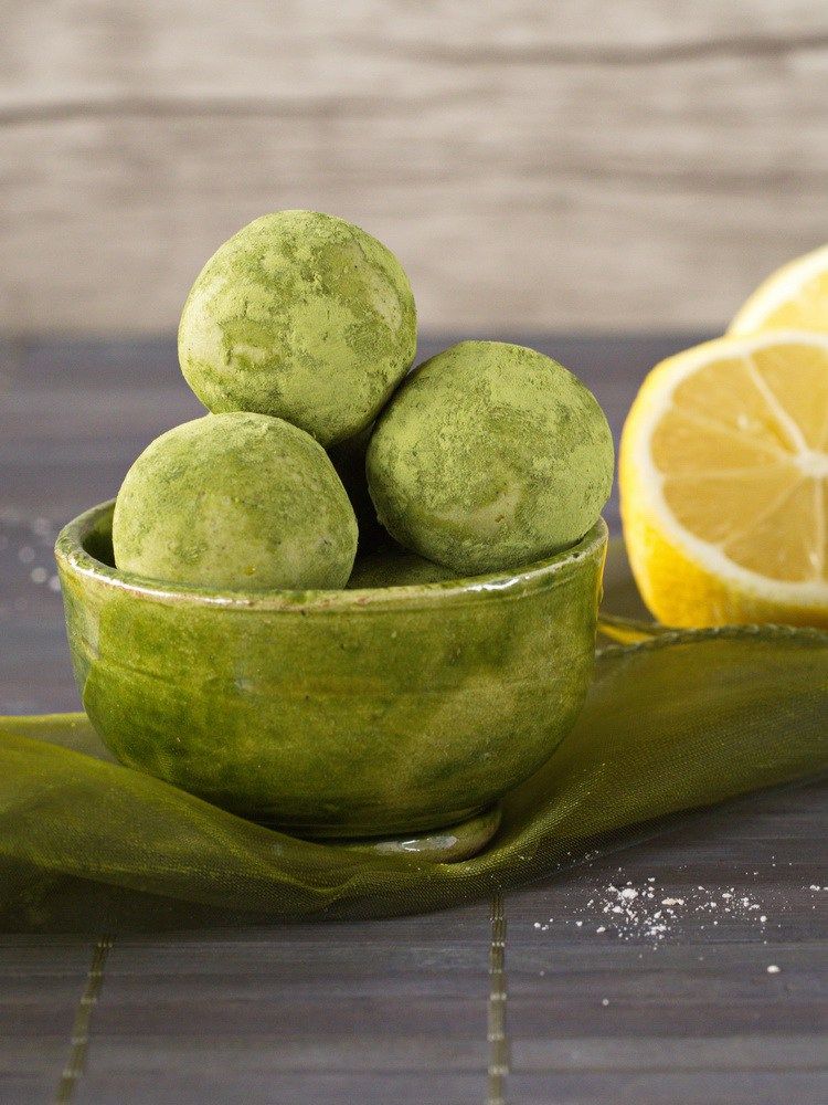 Rezeptbild: Zitronen-Matcha-Kugeln