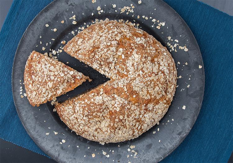 Rezeptbild: Cheddar Soda Bread mit Haferflocken