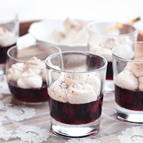 Rezeptbild: Glühweinkirschen mit Zimtmousse