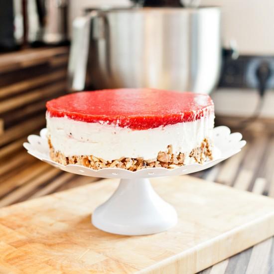 Rezeptbild: Erdbeer-Cream-Cheesecake mit Crunchyboden