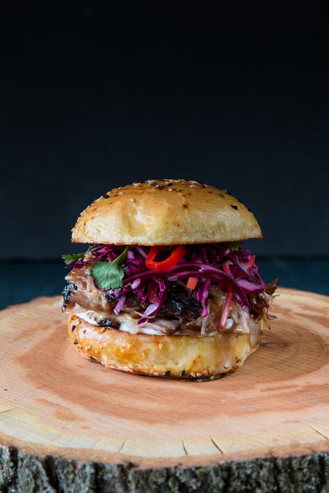 Rezeptbild: Asiatischer Pulled Pork Burger Sous Vide 36h