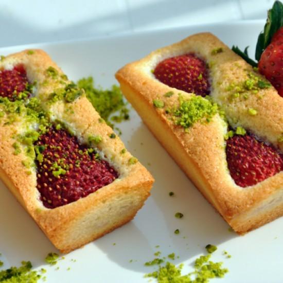 Rezeptbild: Erdbeer-Pistazien-Financiers